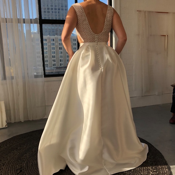 Elise Hameau Polly Wedding Gown - Picture 8 of 9